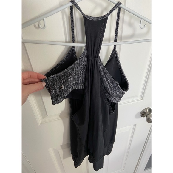 Lululemon Size 6 Yoga Tank Top - Picture 3 of 3
